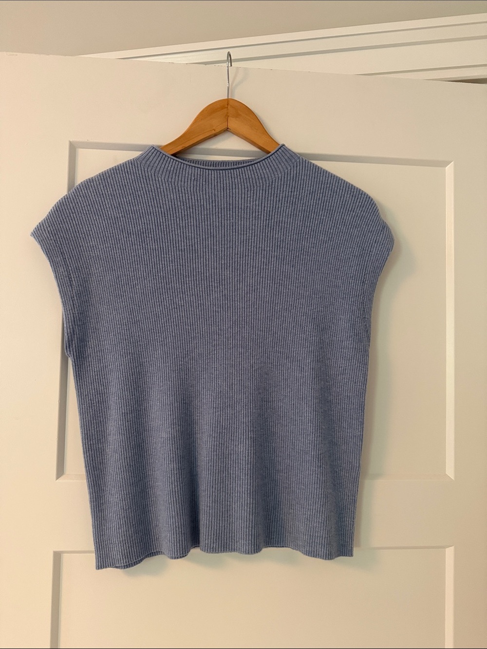 NWOT! Mila Milano Light Blue Ribbed Sleeveless Knit Top